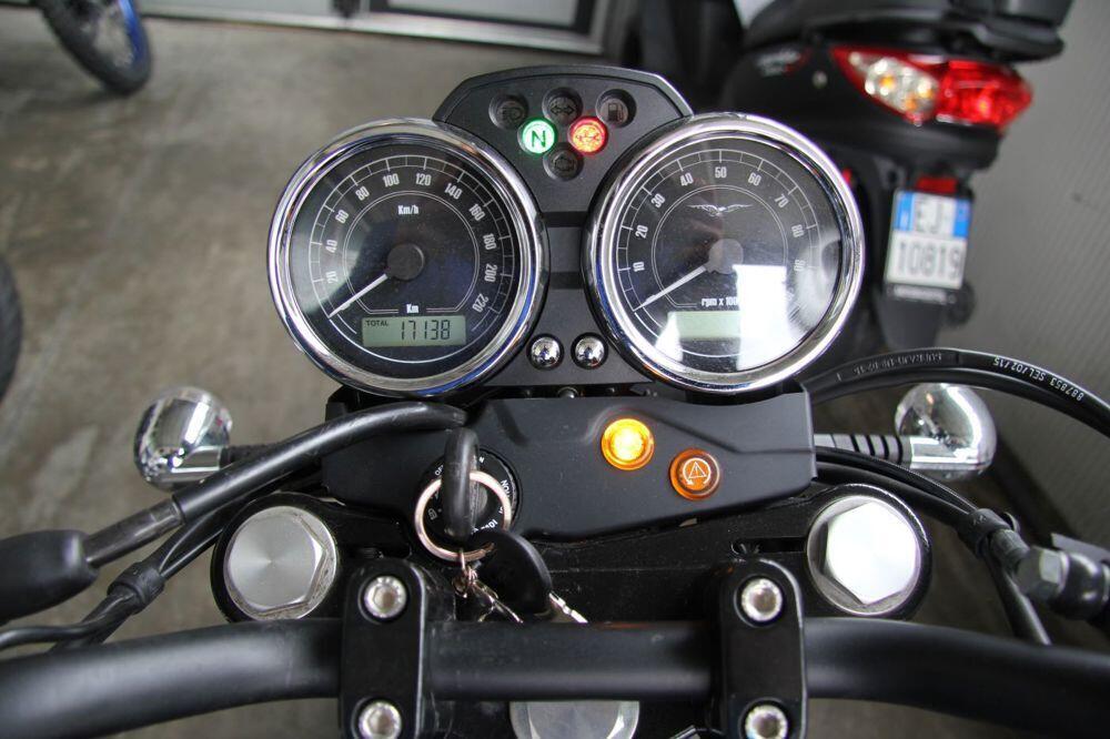 Moto Guzzi V7 II Stone (2015 - 17) (5)