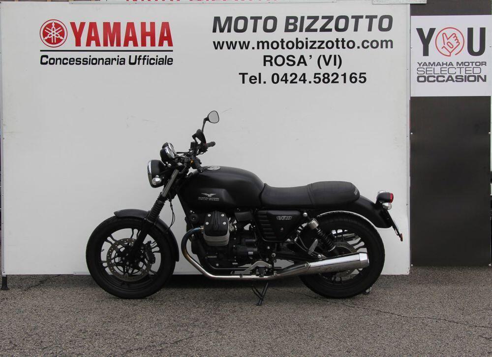 Moto Guzzi V7 II Stone (2015 - 17) (2)