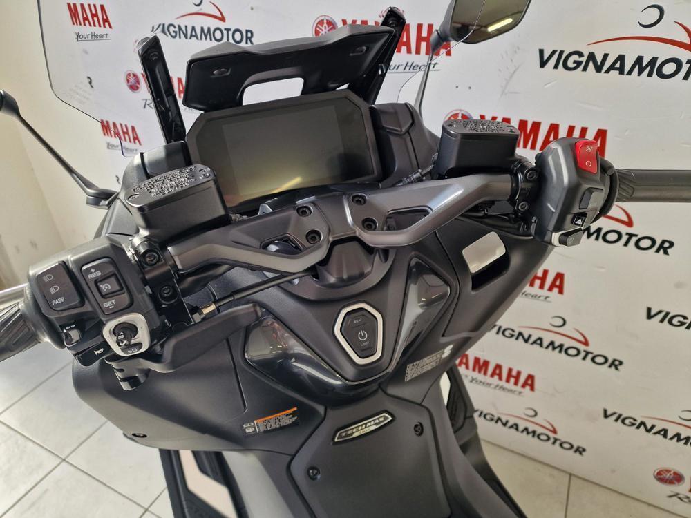 Yamaha T-Max 560 Tech Max (2022 - 24) (2)