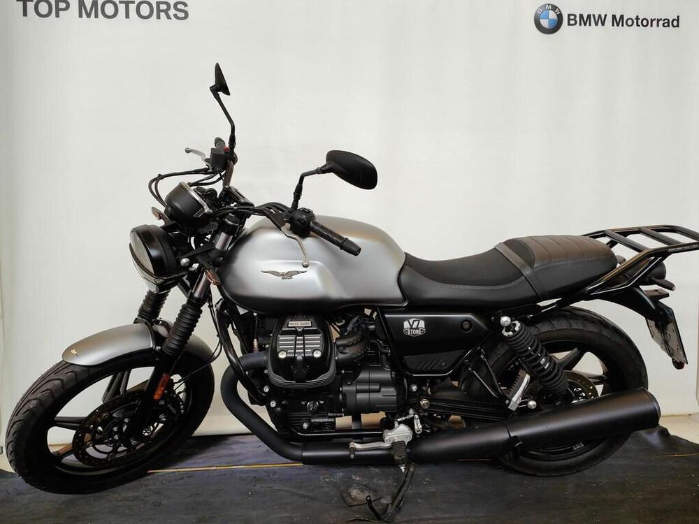 Moto Guzzi V7 Stone (2021 - 24)