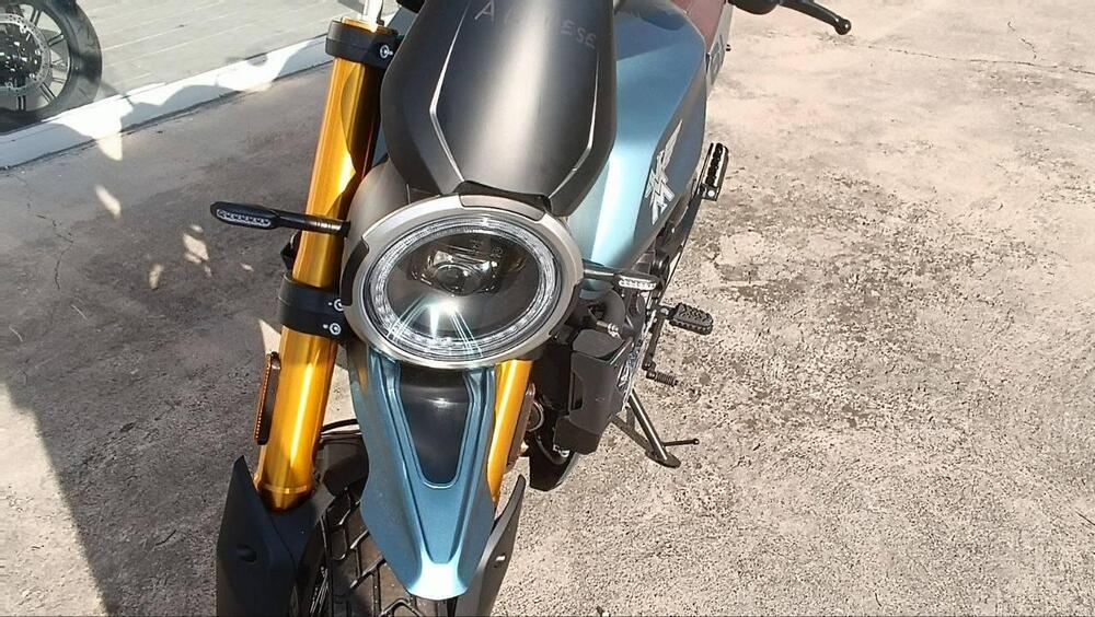 Moto Morini SEIEMMEZZO SCR (2022 - 24) (3)