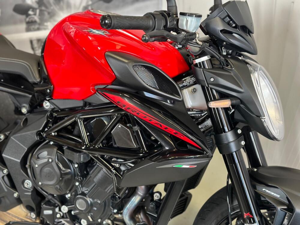 MV Agusta Brutale 800 Rosso (2021 - 23) (2)