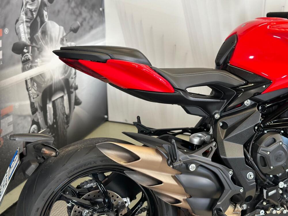 MV Agusta Brutale 800 Rosso (2021 - 23) (4)