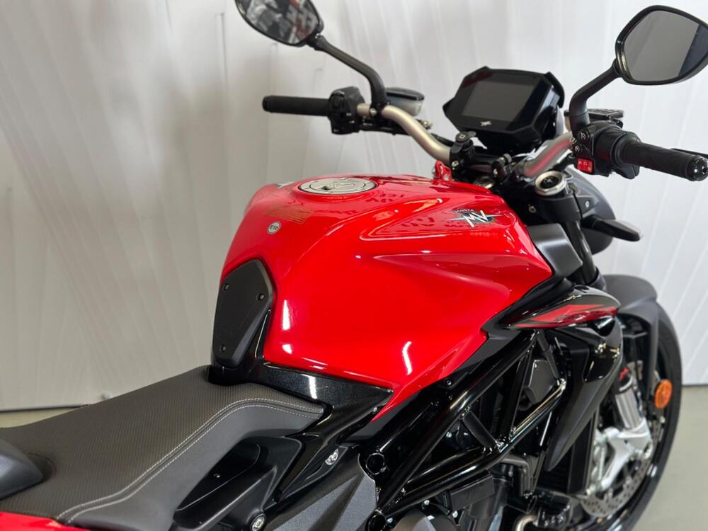 MV Agusta Brutale 800 Rosso (2021 - 23) (5)