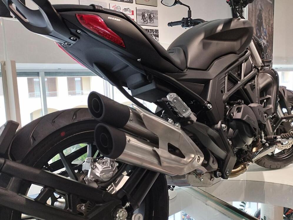 Benelli 502 C (2021 - 25) (5)