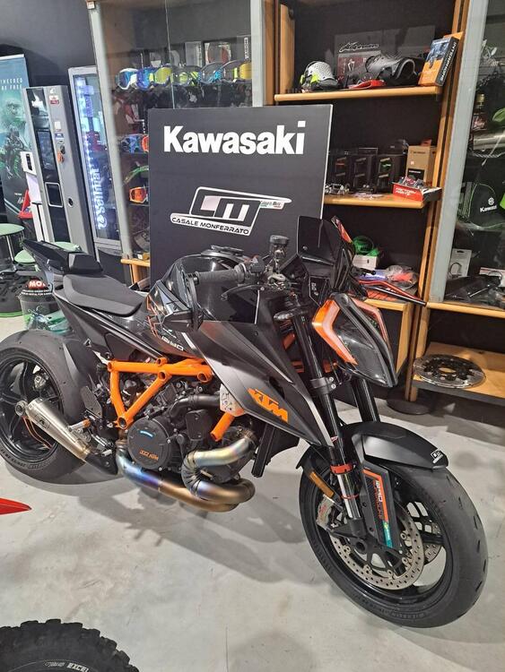 KTM 1290 Super Duke R (2021)