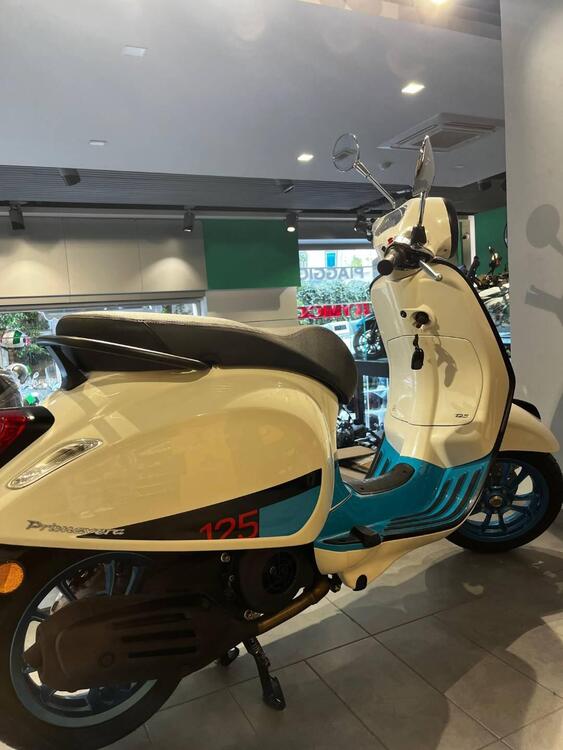 Vespa Primavera 125 Color Vibe (2023 - 24) (3)