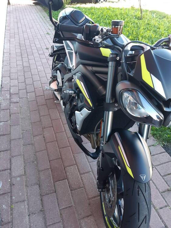 Triumph Street Triple RS (2020 - 22) (4)