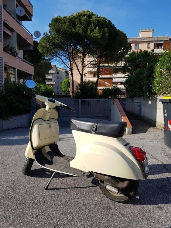 Piaggio Vespa 50 Special (4)