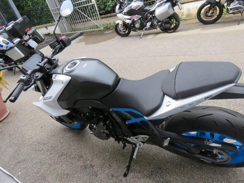 Suzuki GSX-8S (2023 - 24) (4)