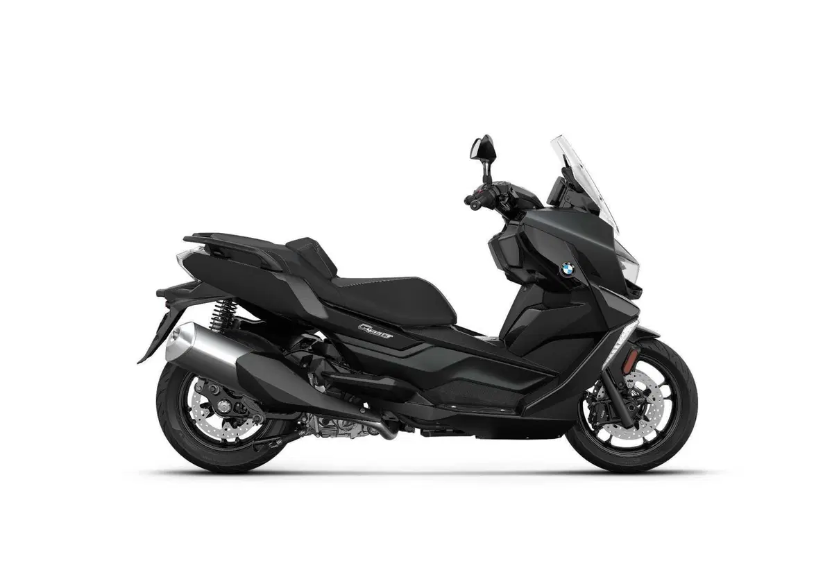 BMW aggiorna i suoi scooter C 400 X e C 400 GT: più spazio, più tecnologia, più stile (7)