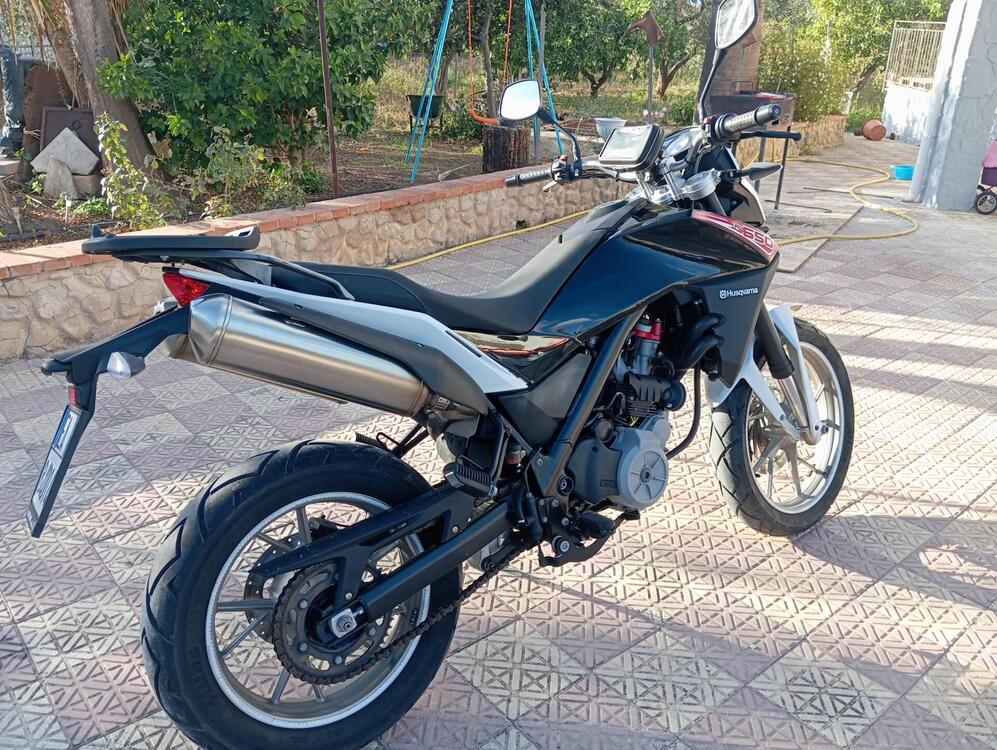 Husqvarna TR 650 Strada ABS (2012 - 13) (4)