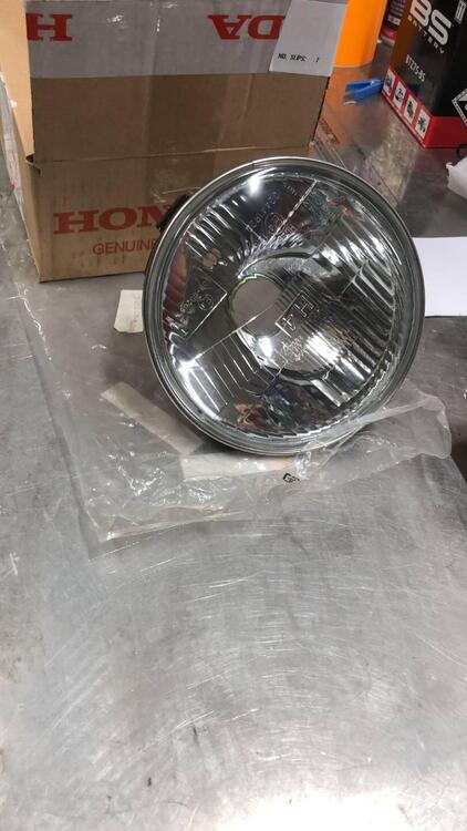 FARO ANT. PER HONDA VARI MODELLI CODICE 33120MAK00