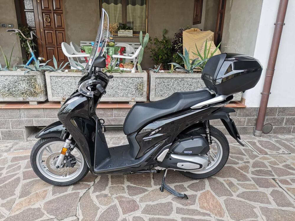 Honda SH 150i (2020 - 24) (2)