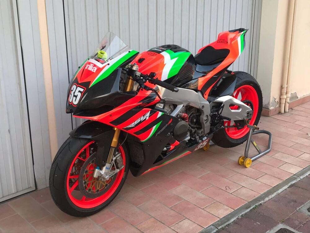 Aprilia RSV4 Factory APRC ABS (2011 - 15) (4)