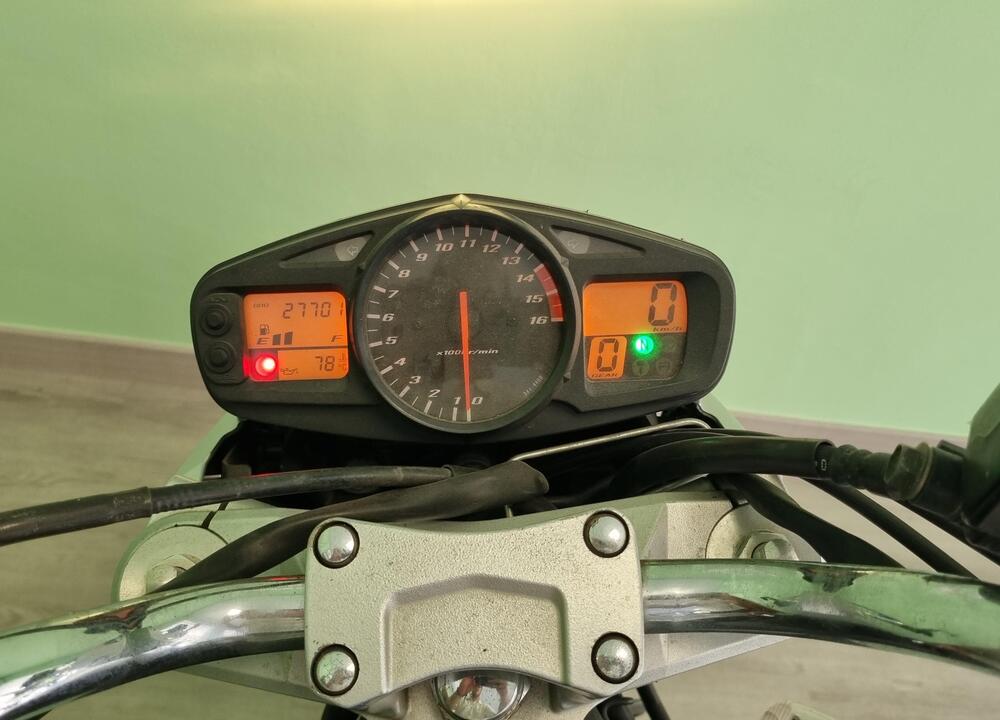 Suzuki GSR 600 (2006 - 11) (5)