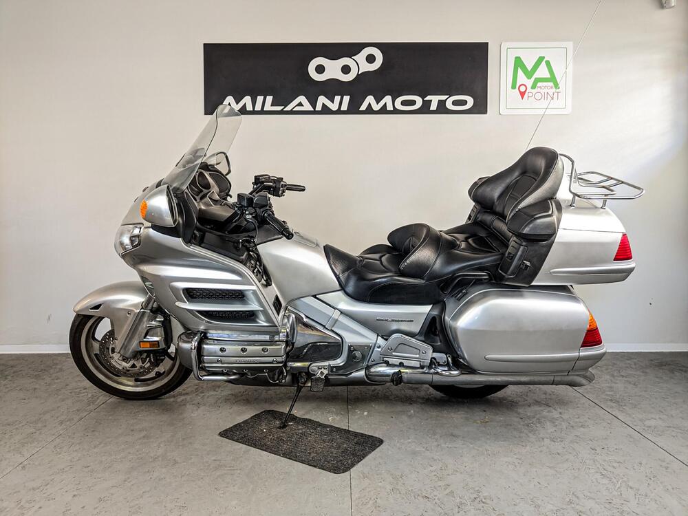 Honda GL 1800 Gold Wing (2000 - 05) (4)