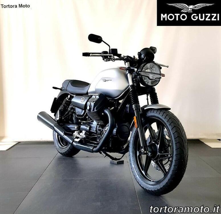 Moto Guzzi V7 Stone (2021 - 24) (4)