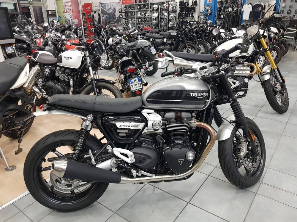 Scarichi originali nuovi Triumph