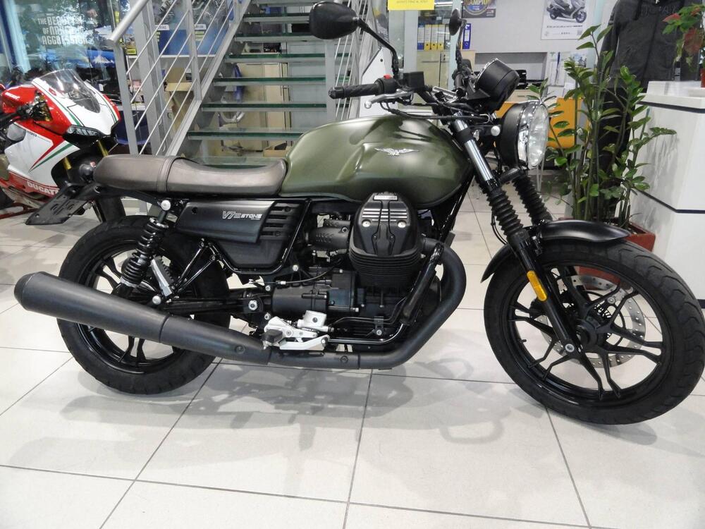 Moto Guzzi V7 III Stone (2017 - 20)