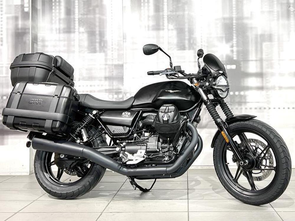 Moto Guzzi V7 Stone (2021 - 24)