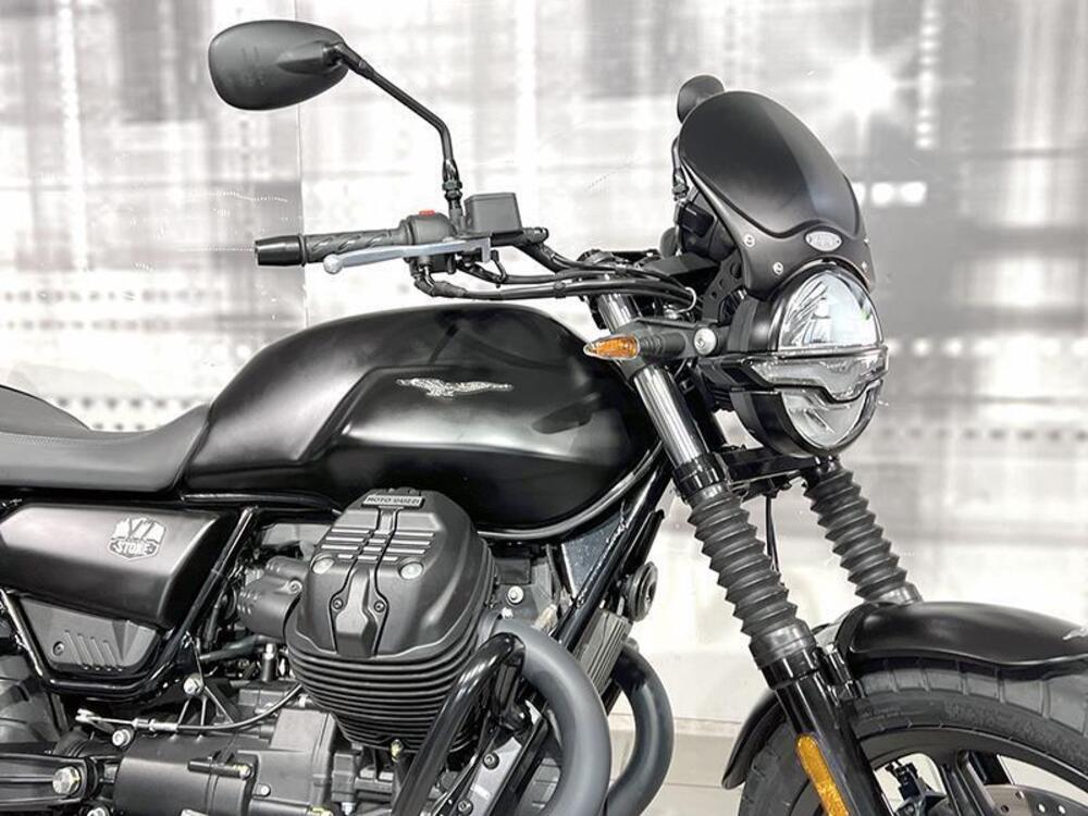 Moto Guzzi V7 Stone (2021 - 24) (4)