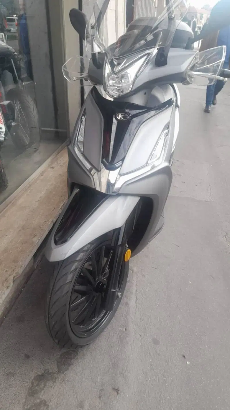 Kymco Agility 300i (2021 - 25) (4)