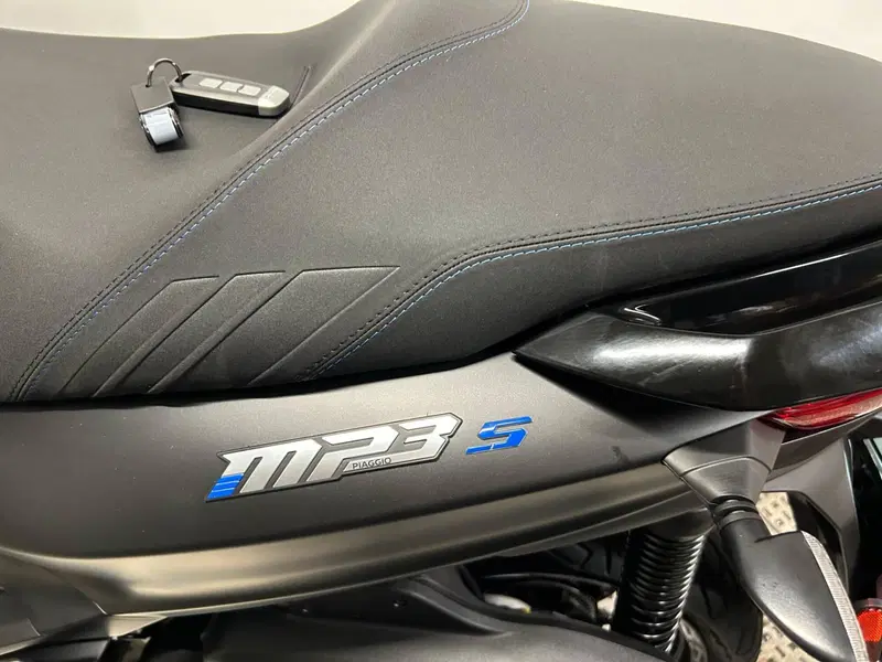 Piaggio MP3 310 Sport (2025 - 26) (2)