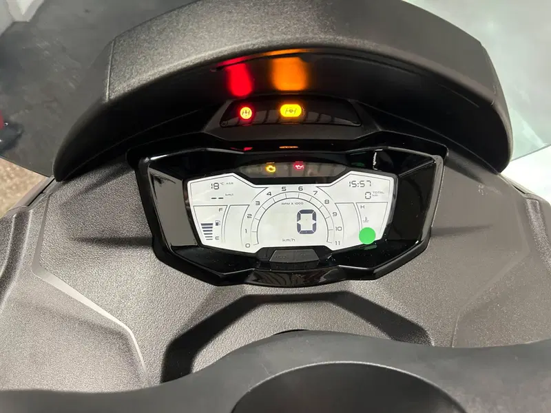 Piaggio MP3 310 Sport (2025 - 26) (5)