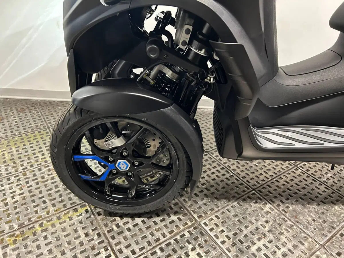 Piaggio MP3 310 Sport (2025 - 26) (8)