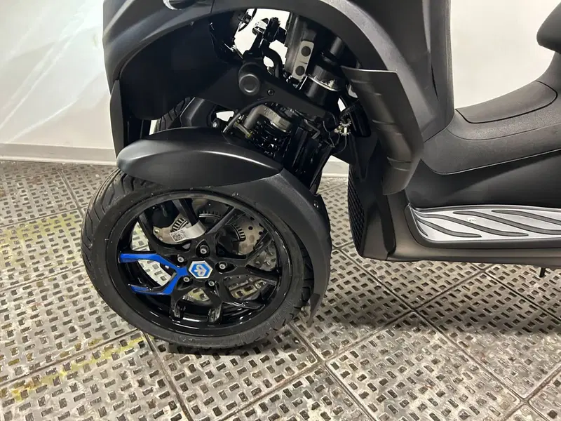 Piaggio MP3 310 Sport (2025 - 26) (8)