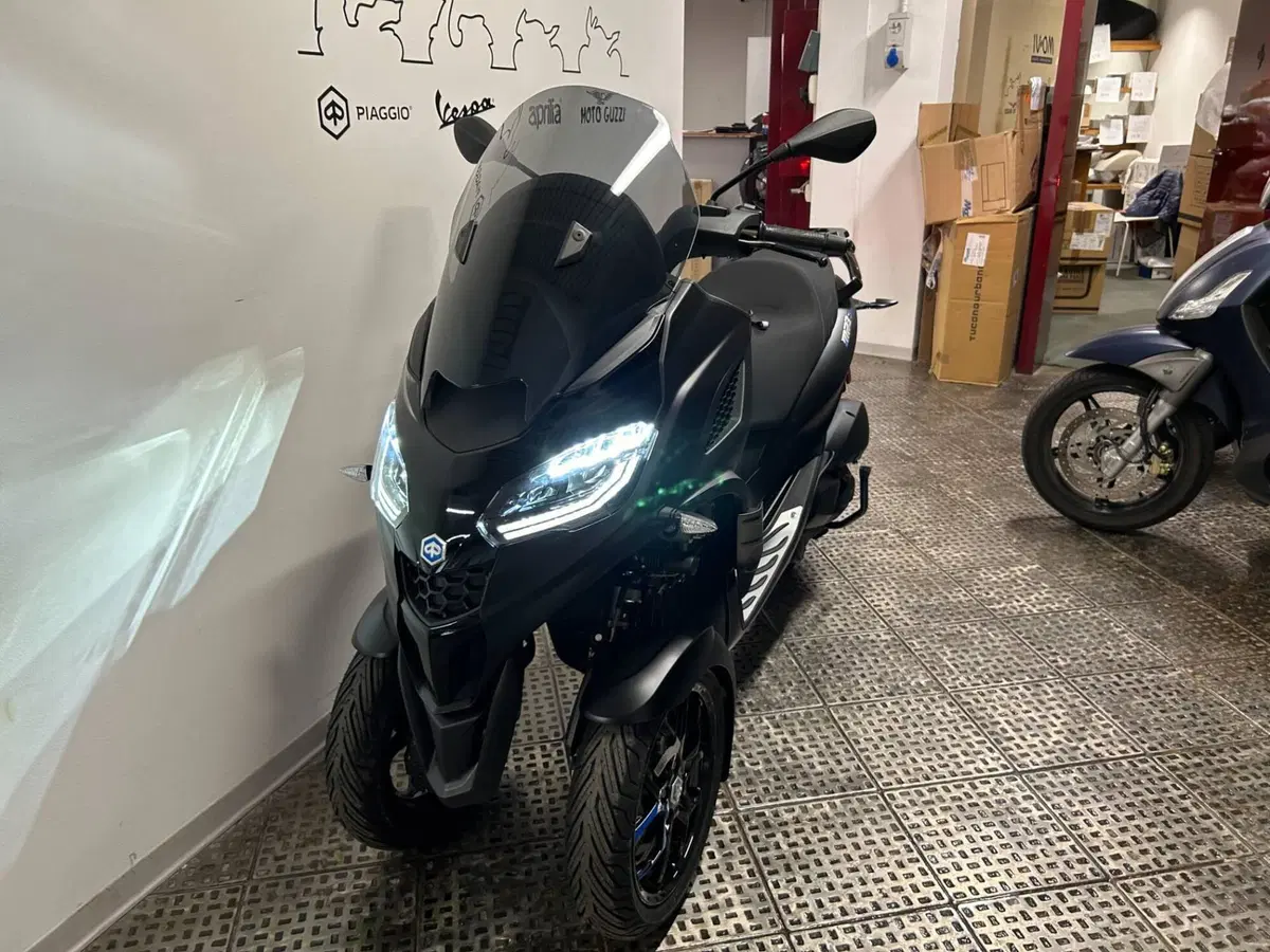 Piaggio MP3 310 Sport (2025 - 26) (9)