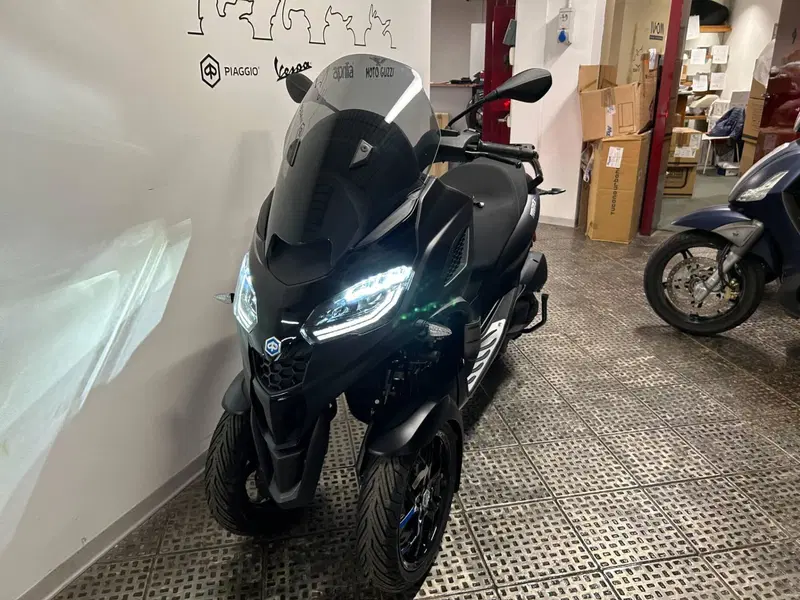 Piaggio MP3 310 Sport (2025 - 26) (9)