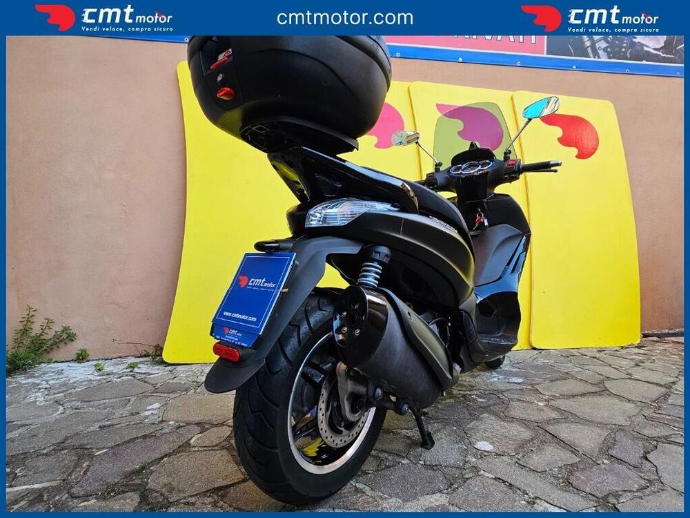 Piaggio Beverly 350 Police ABS-ASR (2018 - 20) (4)