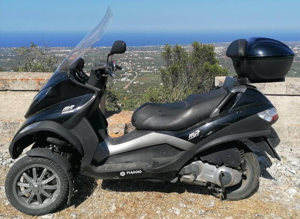 Piaggio MP3 250 i.e. (2)