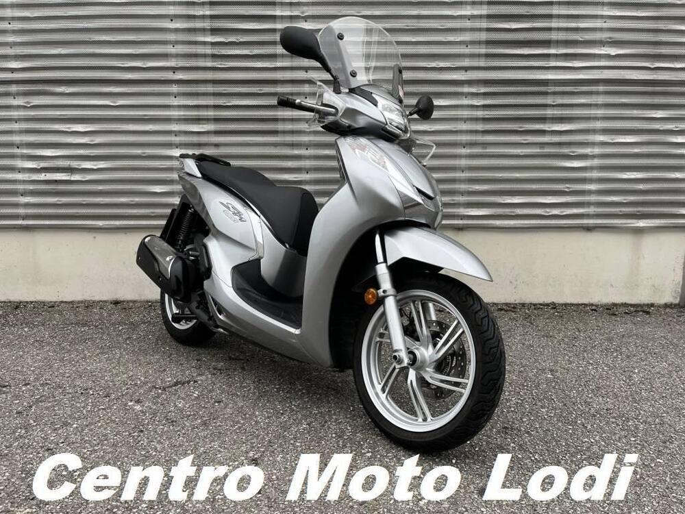 Honda SH 300 i ABS (2016 - 20) (2)