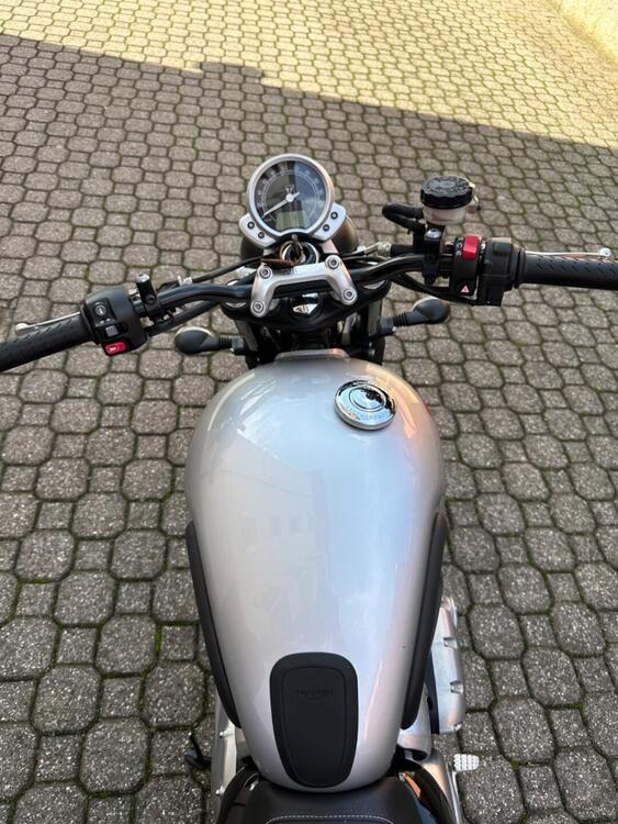 Triumph Street Twin 900 (2017 - 18) (4)