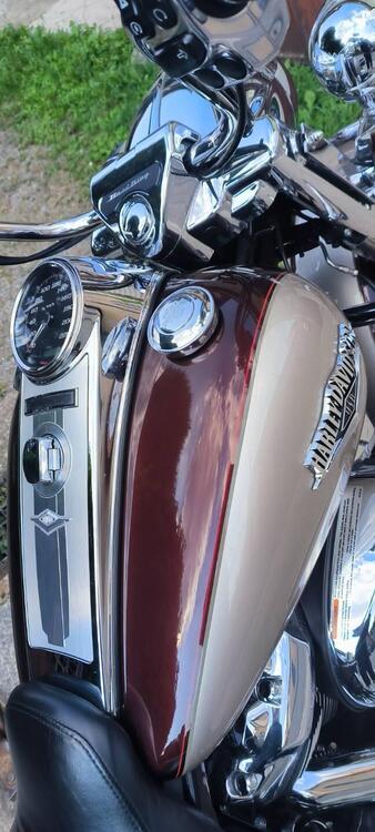 Harley-Davidson 107 Road King Classic (2017 - 18) - FLHRC (2)