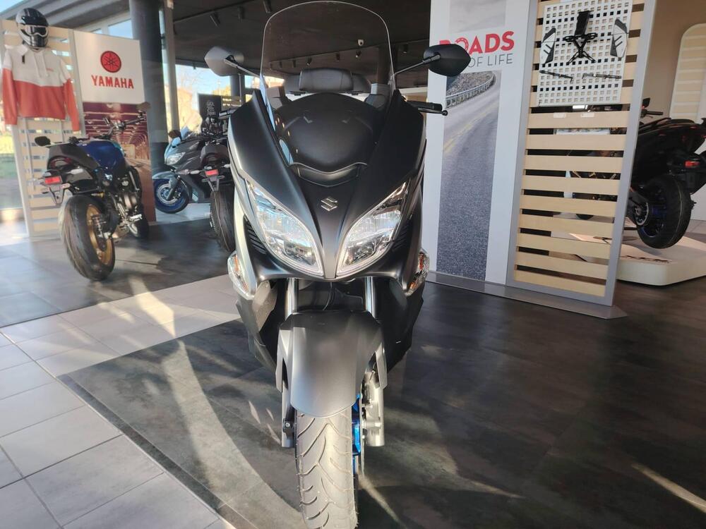 Suzuki Burgman 400 (2022 - 24) (3)