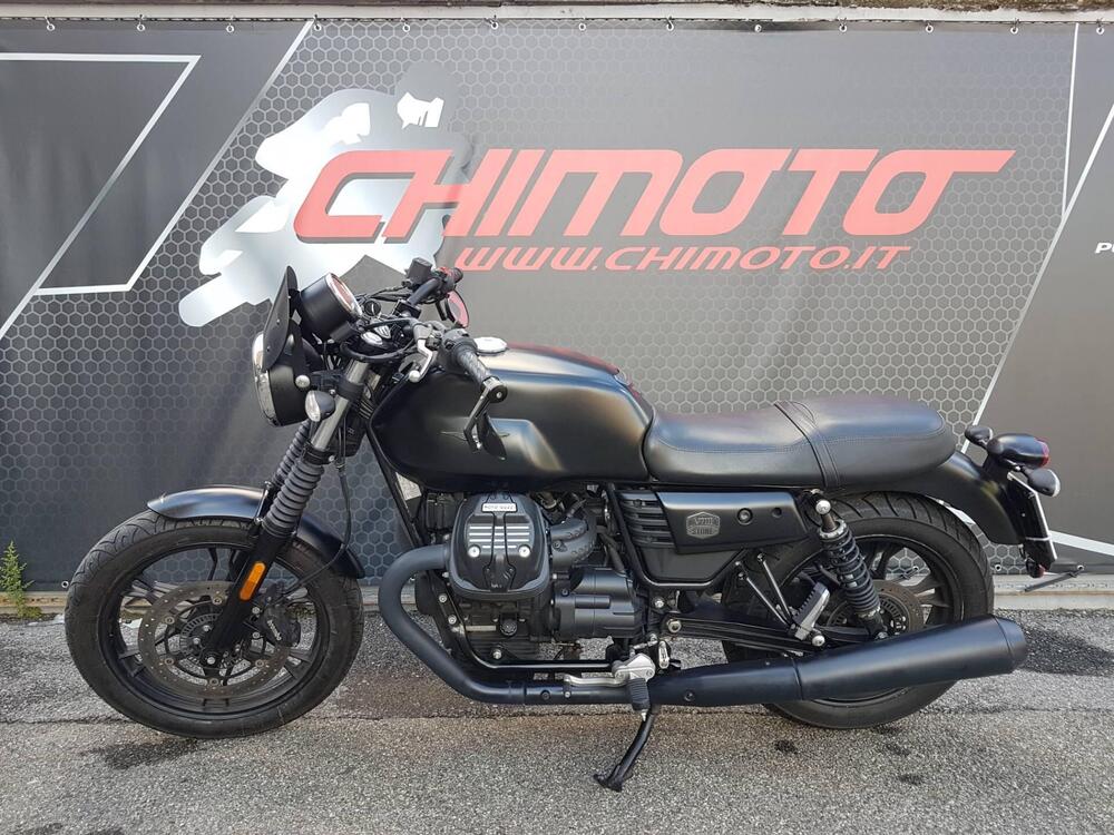 Moto Guzzi V7 III Stone (2017 - 20) (2)