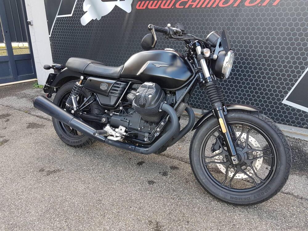 Moto Guzzi V7 III Stone (2017 - 20) (5)