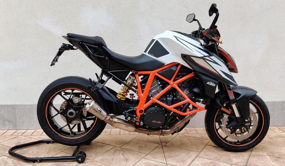 KTM 1290 Super Duke R (2019) (2)