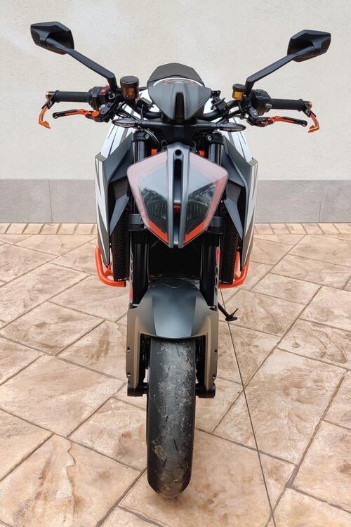 KTM 1290 Super Duke R (2019) (3)