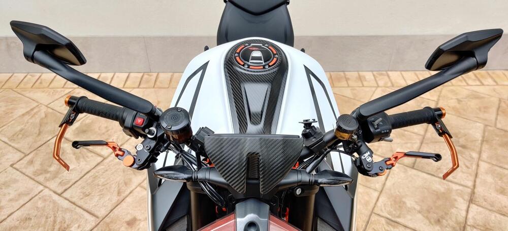 KTM 1290 Super Duke R (2019) (5)