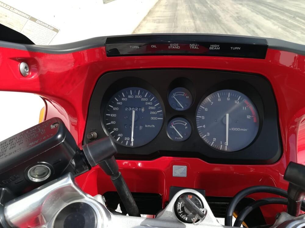 Honda CBR1000F (5)