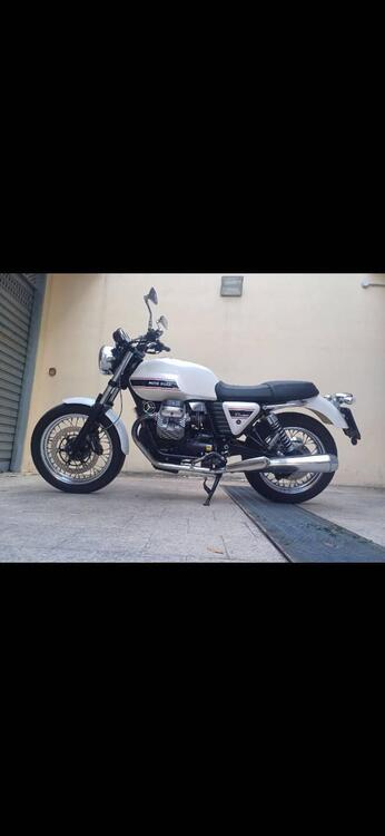 Moto Guzzi V7 Classic (2008 - 12) (3)