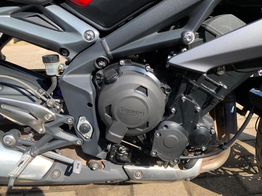 Triumph Street Triple (2013) (2)