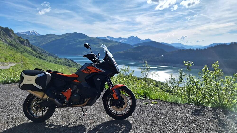 KTM 1290 Super Adventure S (2021) (2)