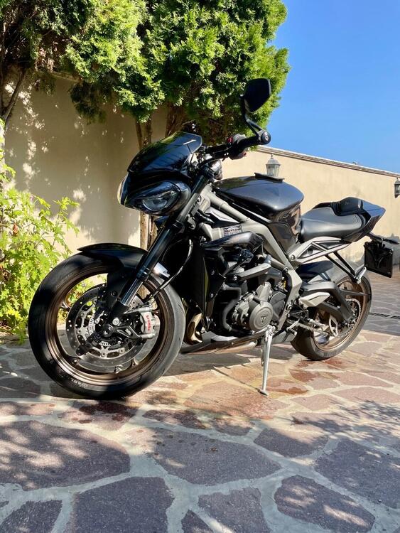 Triumph Street Triple 765 RS (2023 - 24) (2)