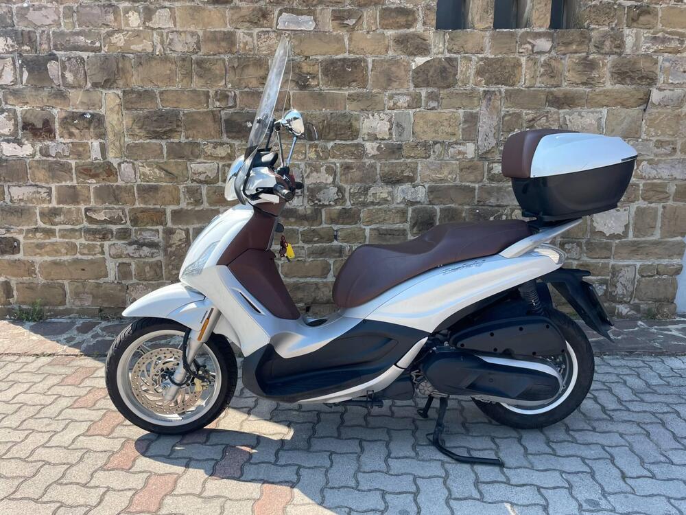 Piaggio Beverly 350 ABS (2016 - 20) (2)